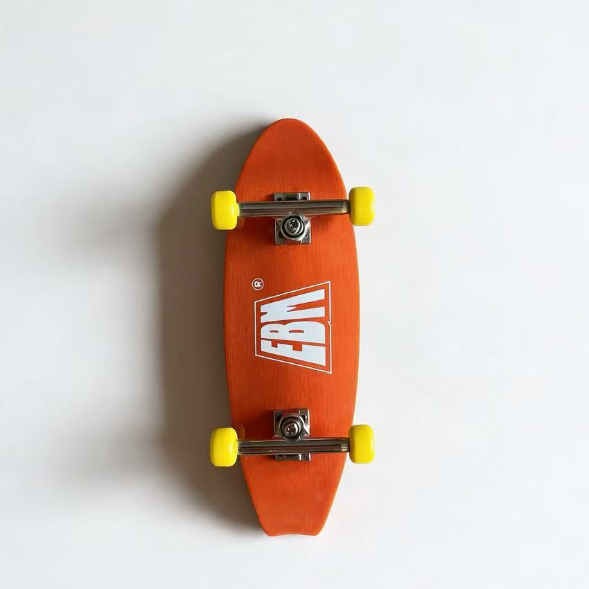 32mm Mini Pro Maple Wood Fingerboard Table Game Finger Skateboard with Metal Truck