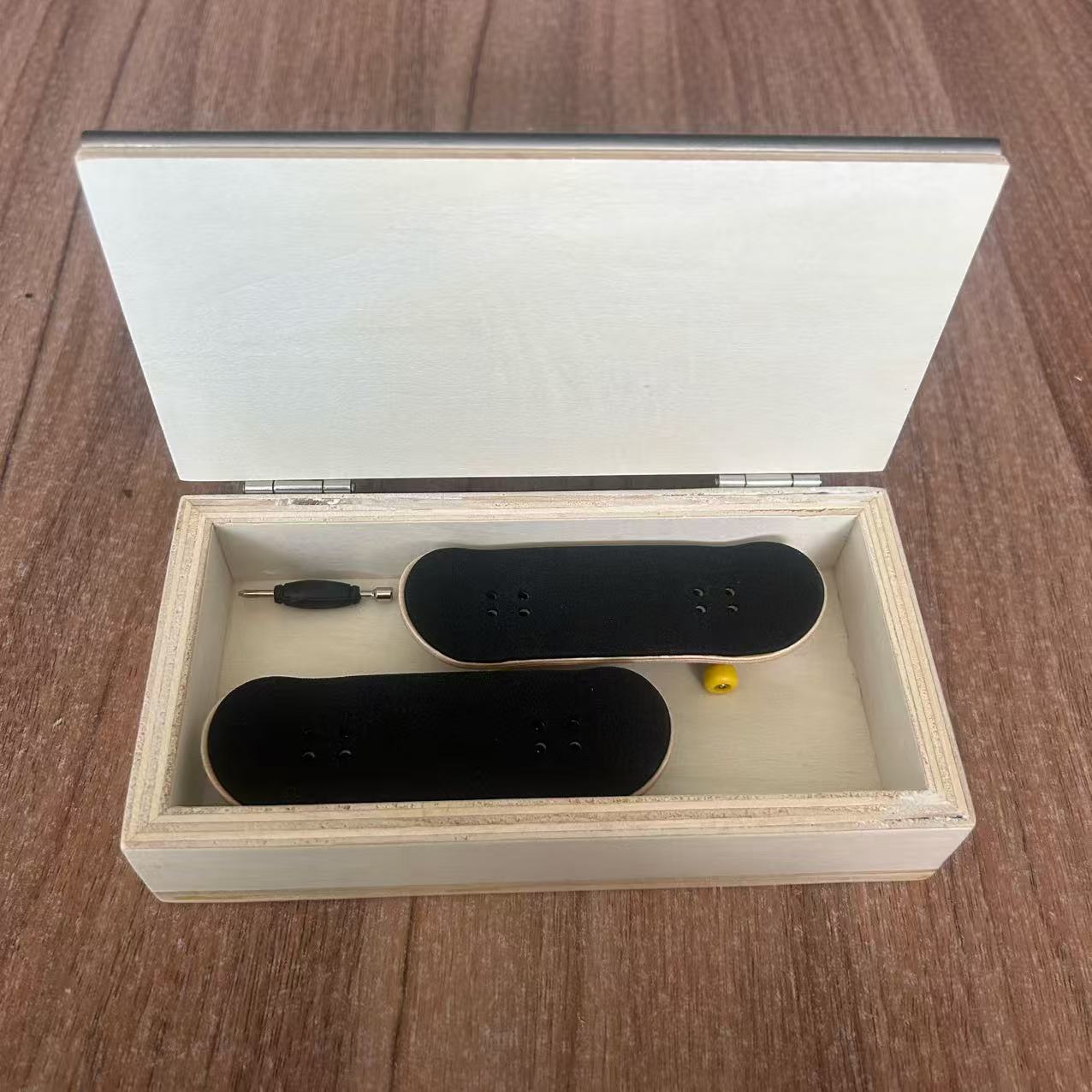 mini fingerskate ramp wooden box for fingers storage