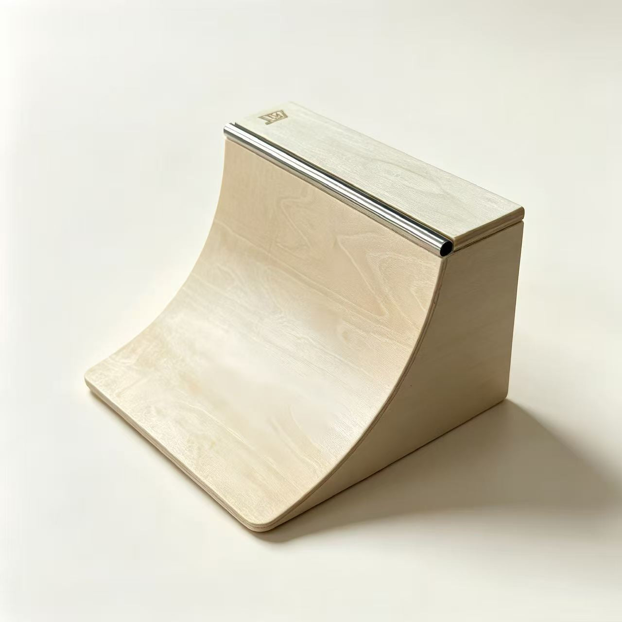 Wood quarter fingerskateboard obstacles