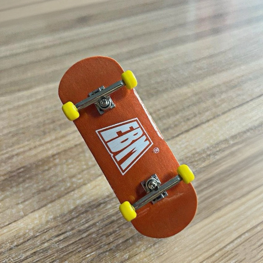wooden finger skate board with smooth bearing wheels