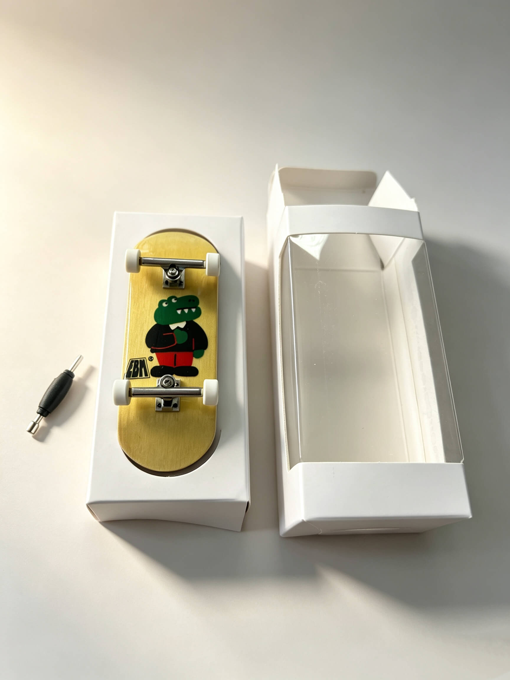 Fingerboard full set with retail box and screwdriver tool, complete finger skateboard accessory kit